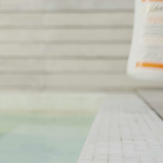 Carotonic Extreme Glow Renewing Body Lotion - Image 8