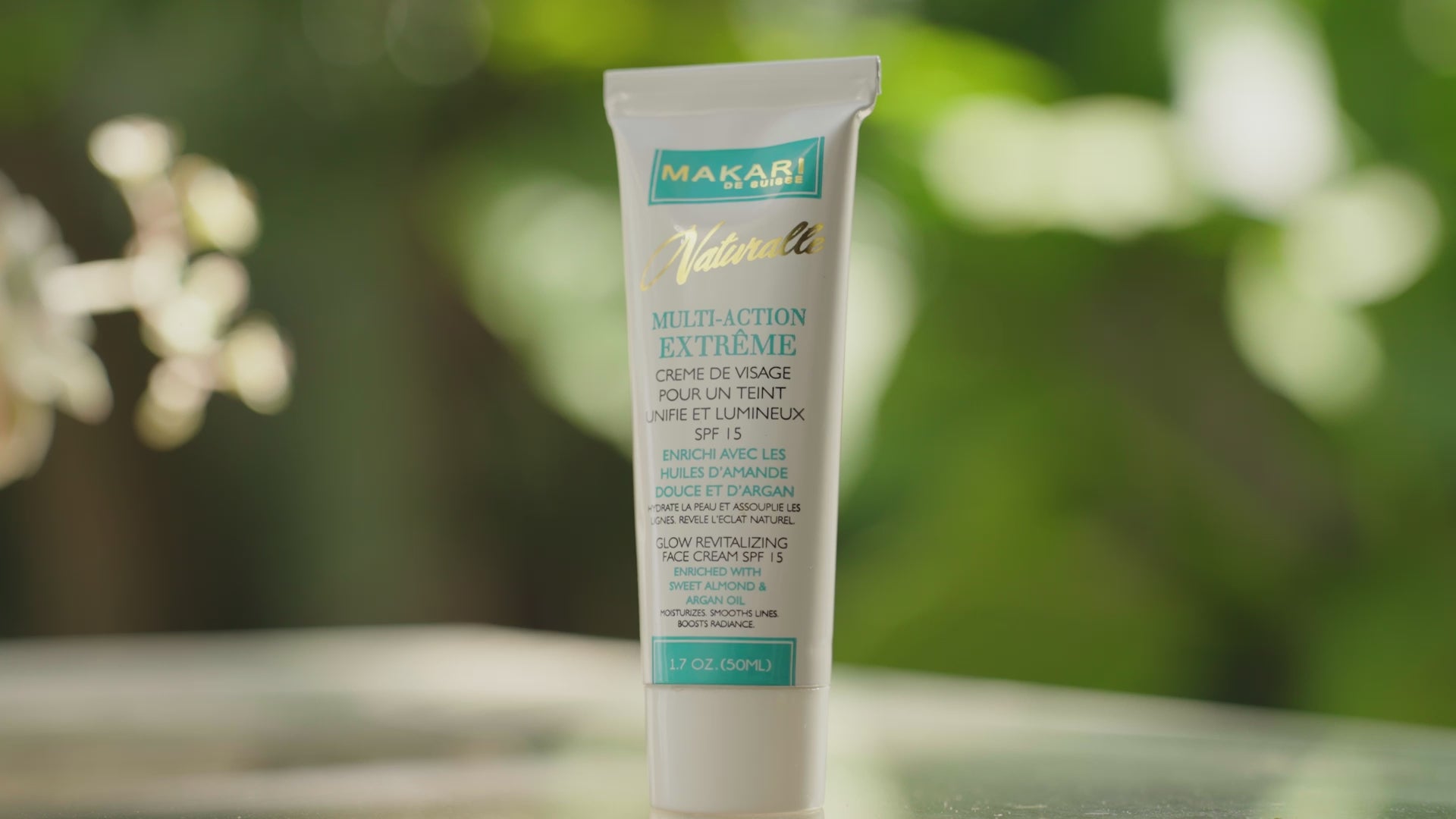 Multi-Action Extreme Glow Revitalizing Face Cream SPF 15 - Image 8